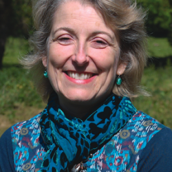 Dr Jennifer  Schooling